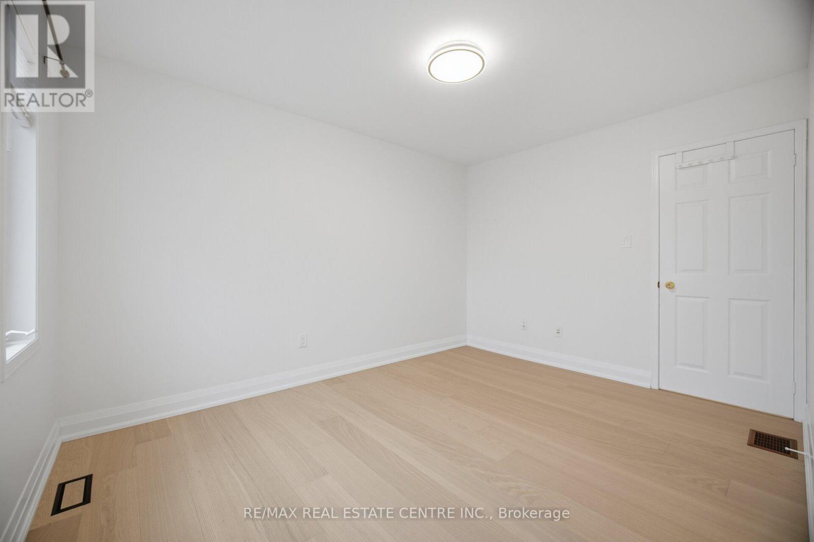 10 - 2360 Parkhaven Boulevard, Oakville, Ontario L6H 7S6 - Photo 29 - W13654154