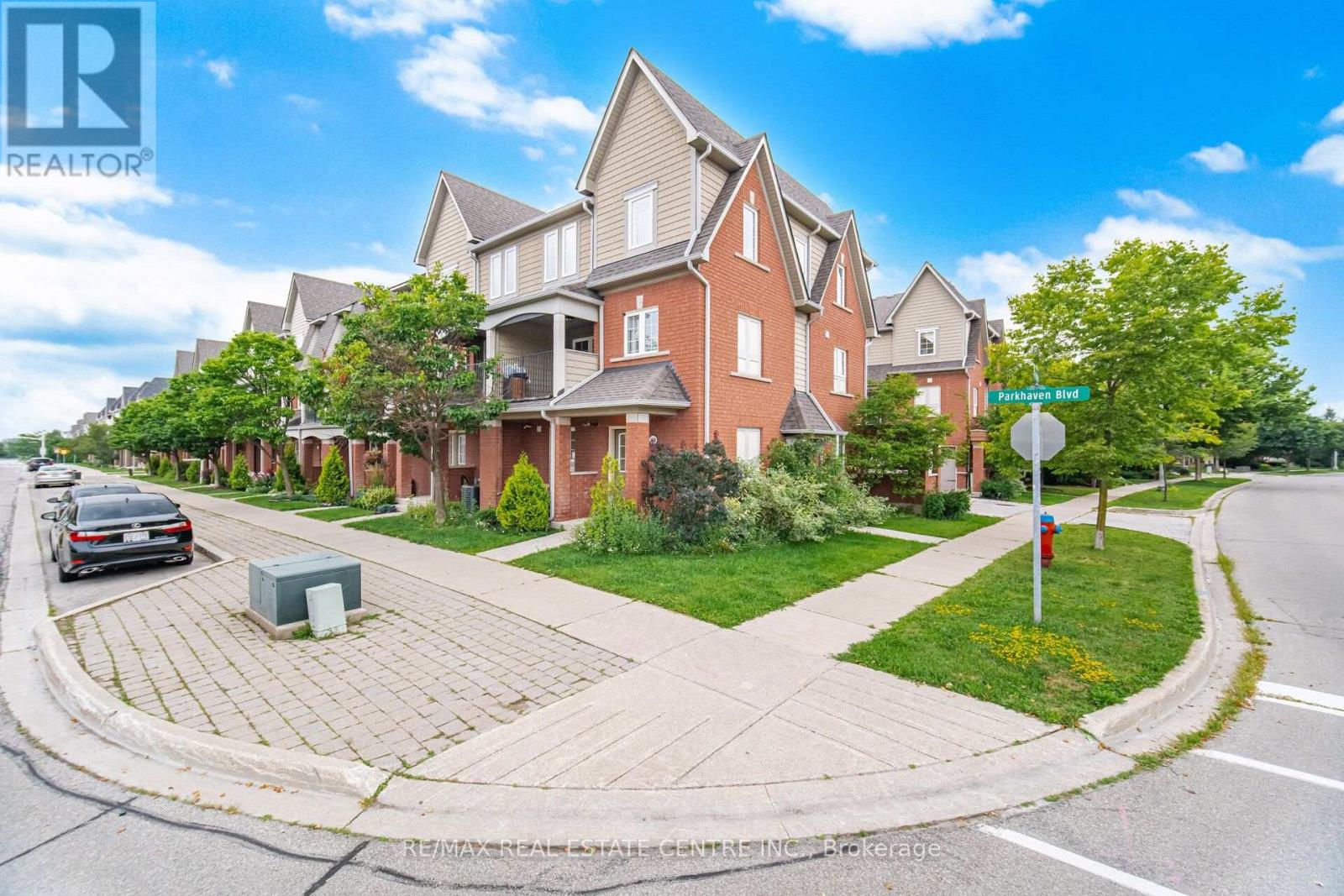 10 - 2360 Parkhaven Boulevard, Oakville, Ontario L6H 7S6 - Photo 3 - W13654154