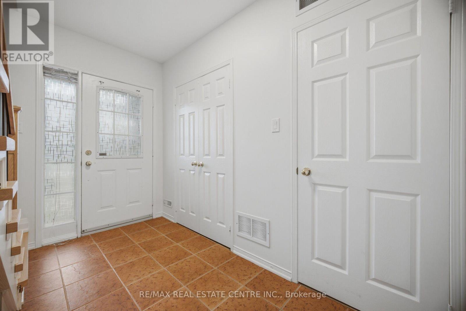 10 - 2360 Parkhaven Boulevard, Oakville, Ontario L6H 7S6 - Photo 42 - W13654154