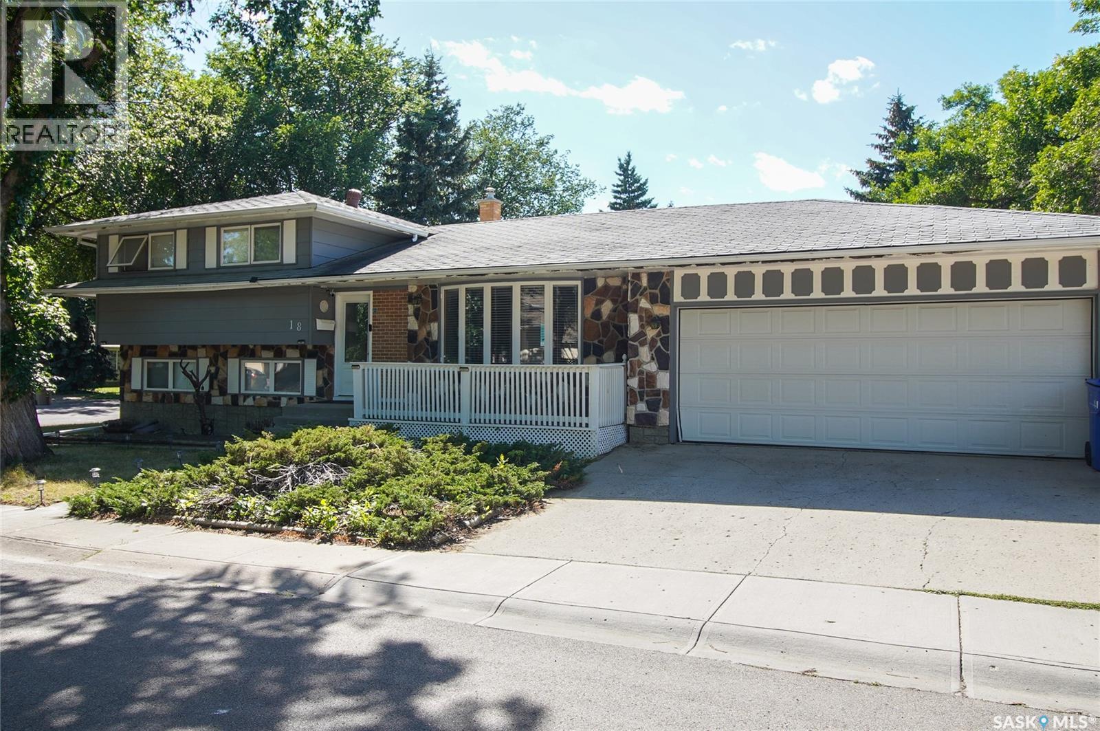 18 Kyle Street, Regina, Saskatchewan  S4R 6R6 - Photo 2 - SK045011