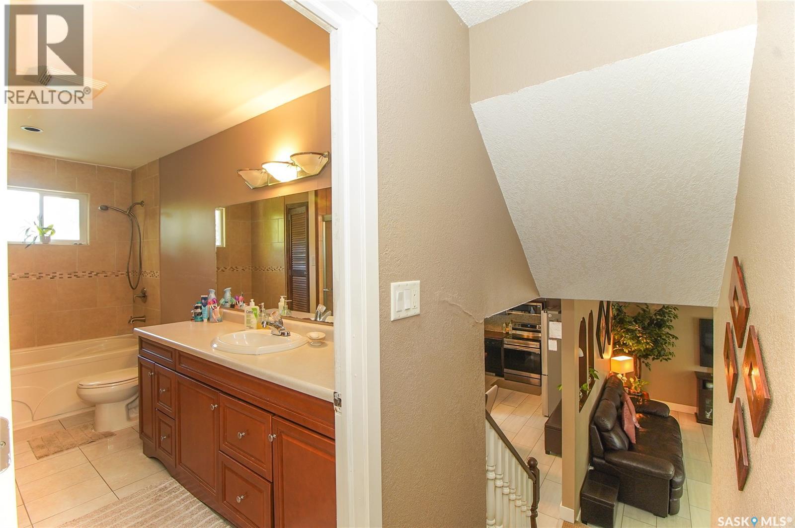 18 Kyle Street, Regina, Saskatchewan  S4R 6R6 - Photo 34 - SK045011