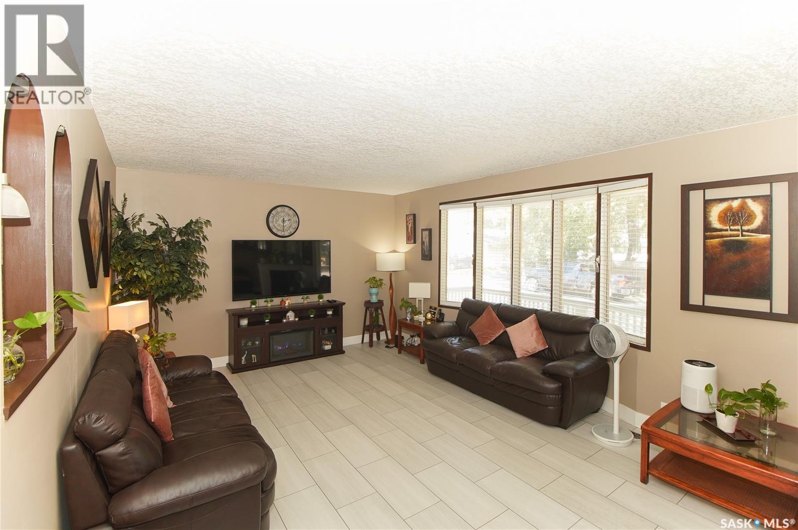 18 Kyle Street, Regina, Saskatchewan  S4R 6R6 - Photo 4 - SK045011