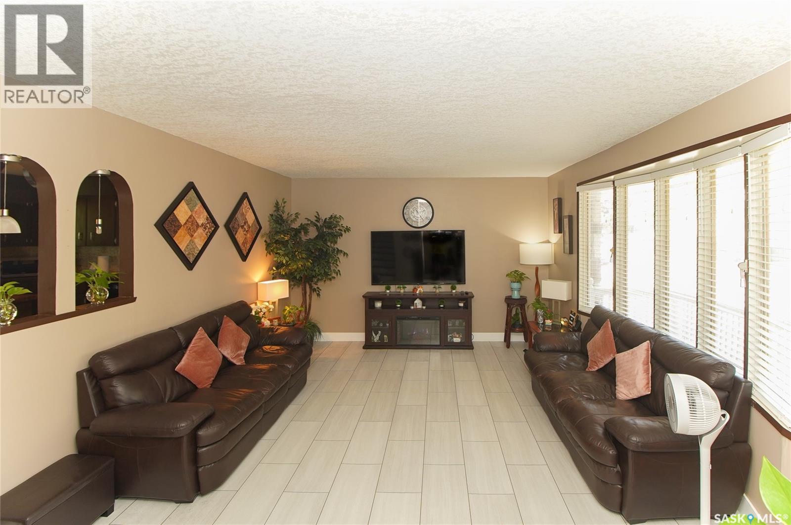 18 Kyle Street, Regina, Saskatchewan  S4R 6R6 - Photo 5 - SK045011
