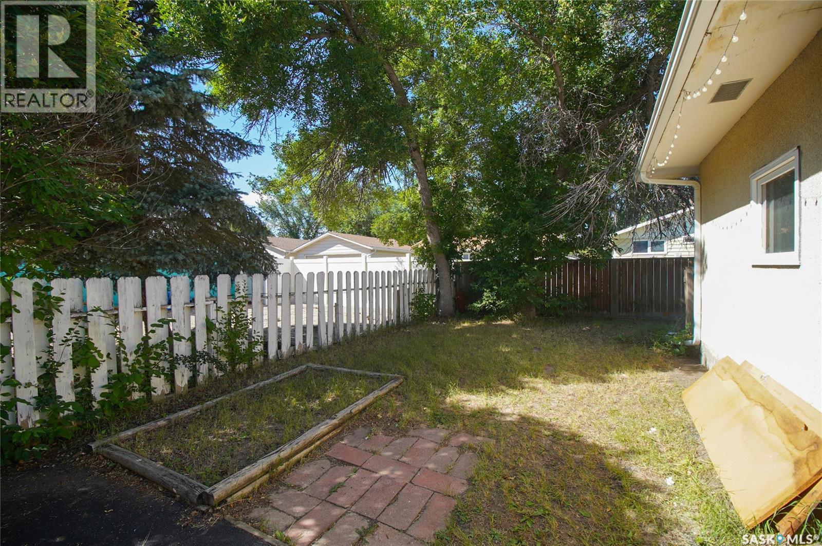 18 Kyle Street, Regina, Saskatchewan  S4R 6R6 - Photo 54 - SK045011
