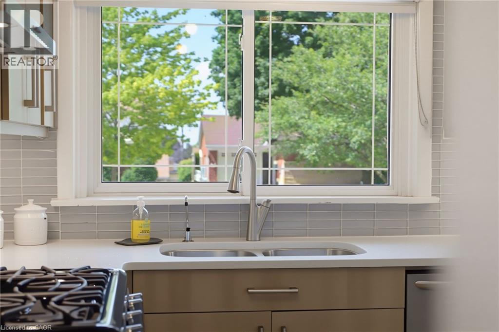 181 Rodney Street, Waterloo, Ontario  N2J 1G4 - Photo 6 - 40844396
