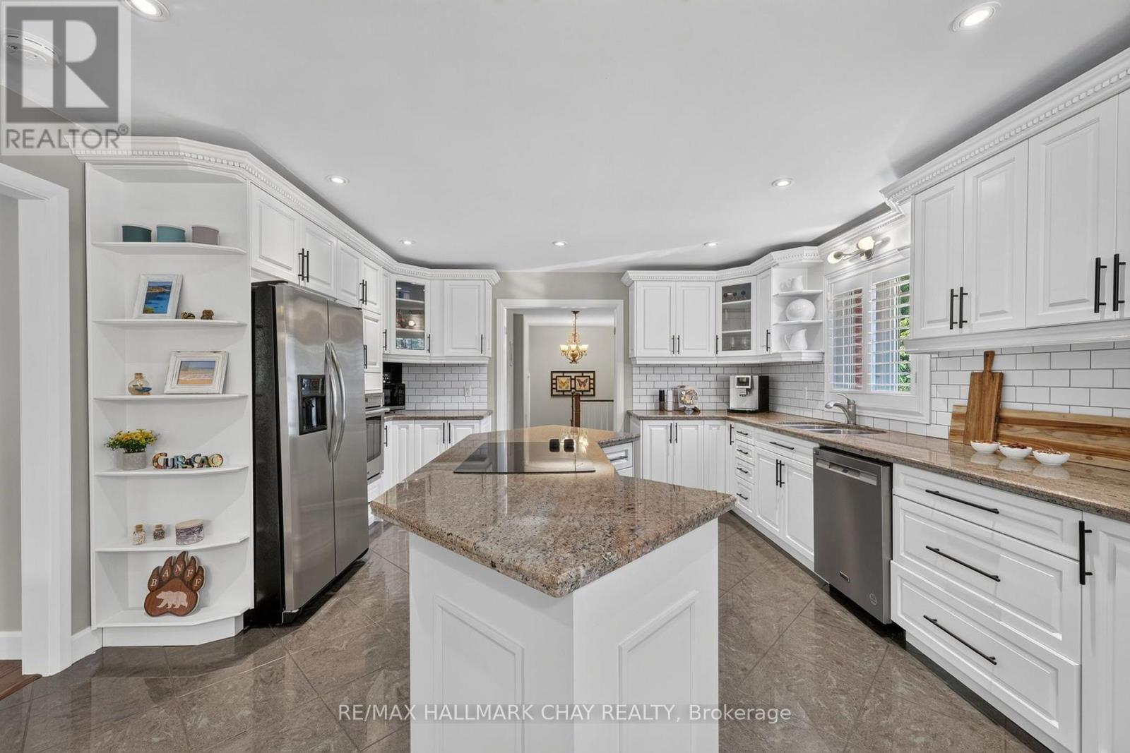 36 Mulock Drive, Bradford West Gwillimbury, Ontario  L0G 1B0 - Photo 17 - N13649472