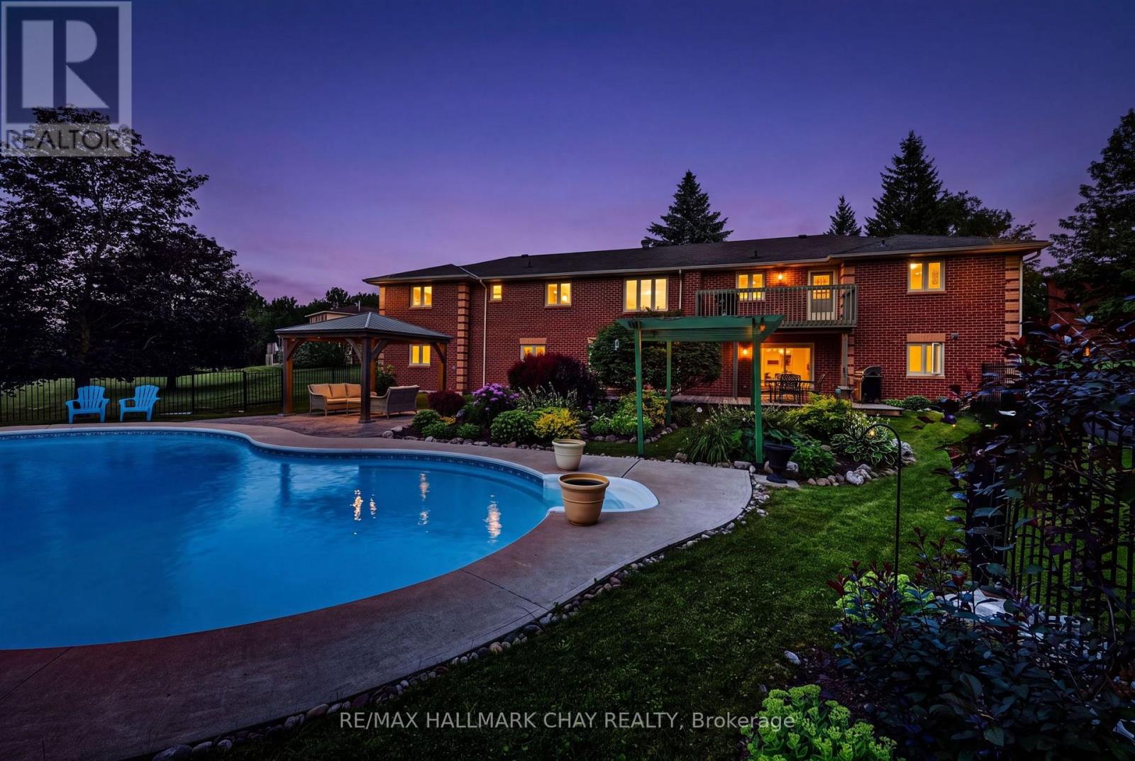 36 Mulock Drive, Bradford West Gwillimbury, Ontario  L0G 1B0 - Photo 3 - N13649472