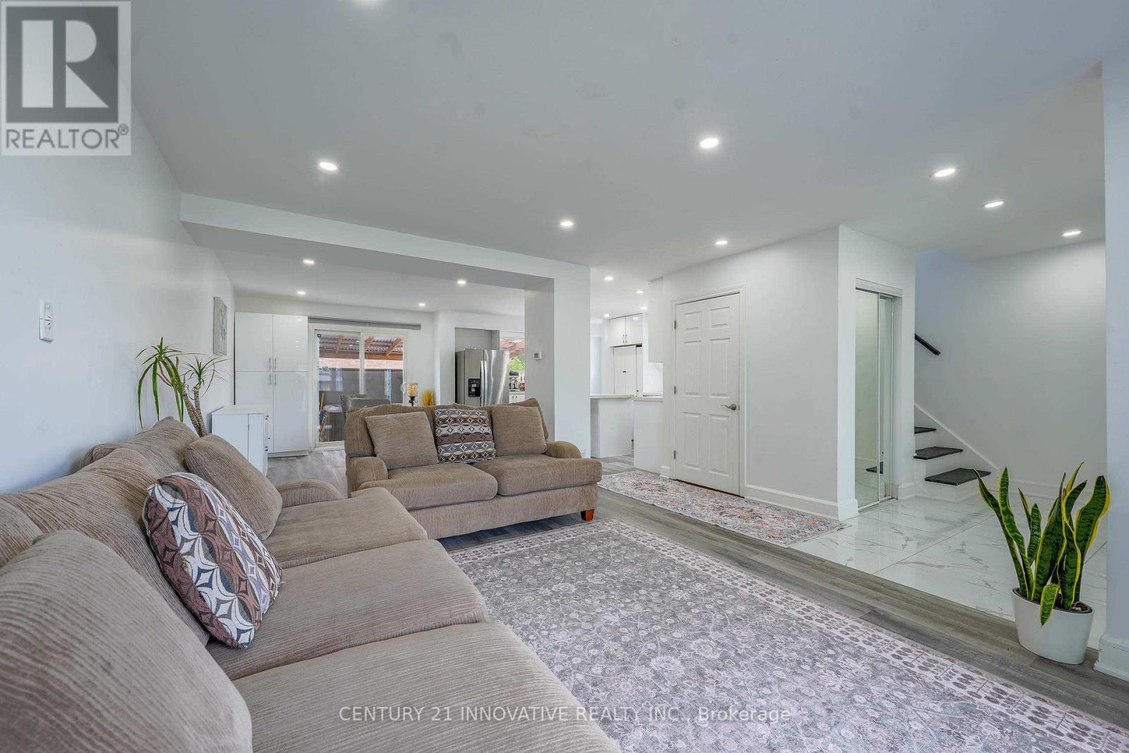 13 Dorset Drive, Brampton, Ontario L6T 2Y1 - Photo 7 - W13654182