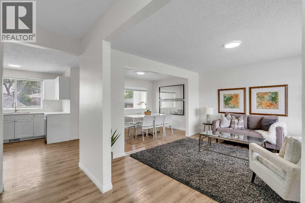 27 Dovercrest Way SE, Calgary, Alberta  T3B 1X1 - Photo 5 - A2333265