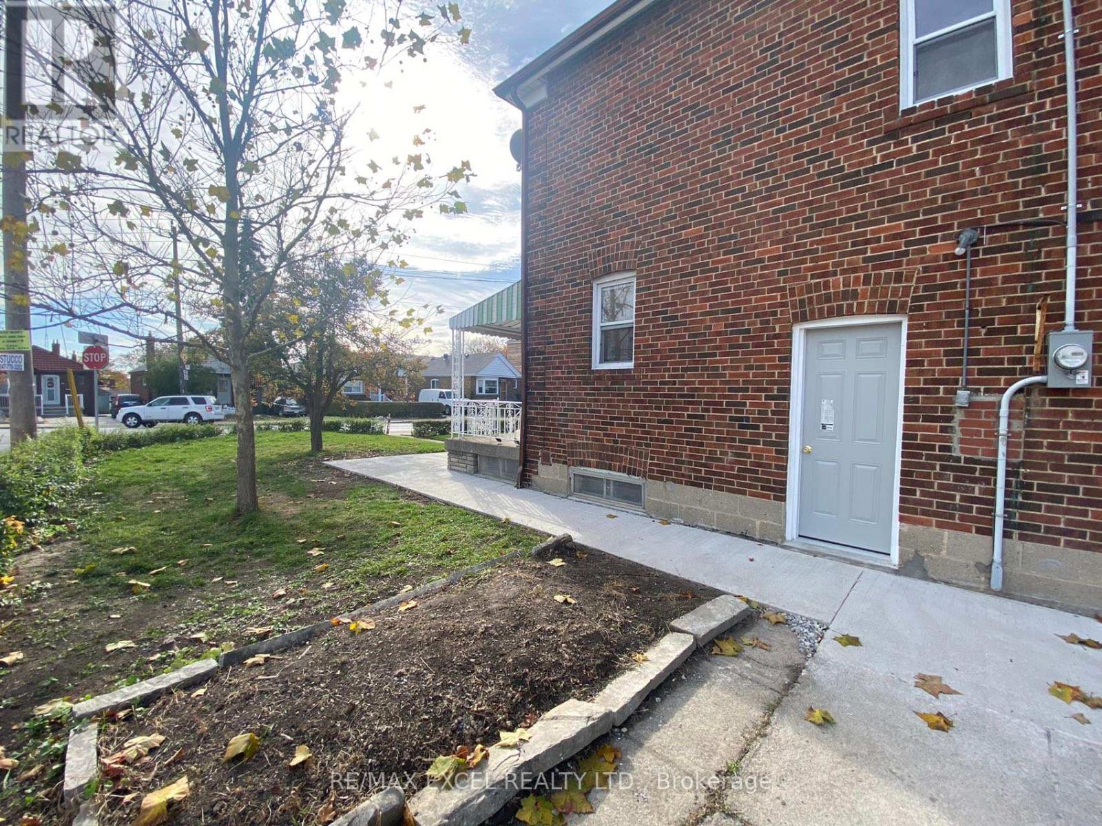 443 Vaughan Road, Toronto, Ontario M6C 2P4 - Photo 31 - C13654188
