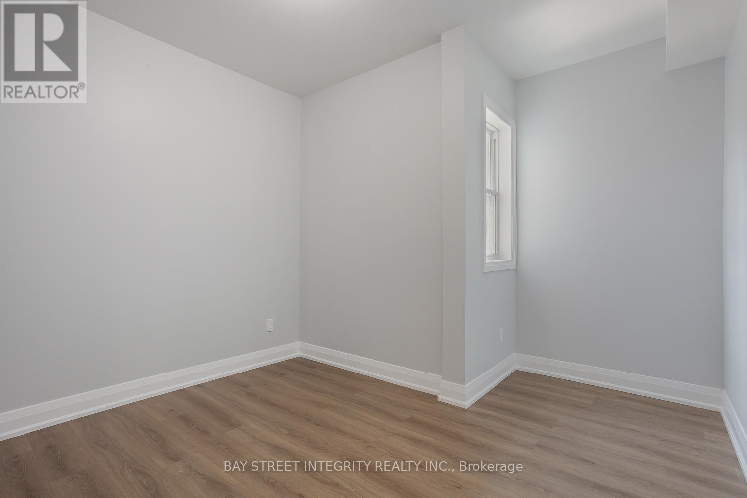 Main Floor - 19 D'arcy Street, Toronto, Ontario M5T 1J8 - Photo 10 - C13654210