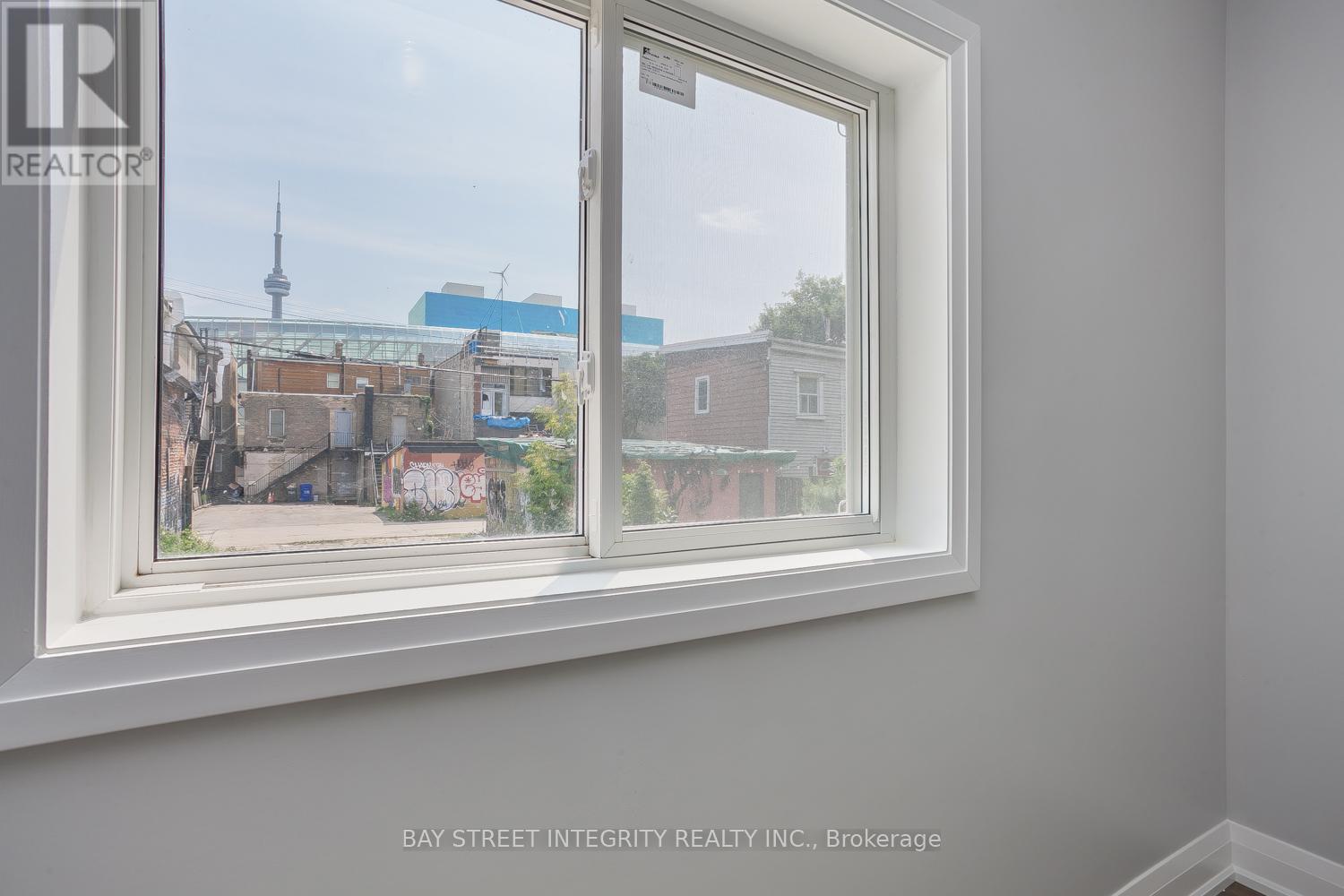 Main Floor - 19 D'arcy Street, Toronto, Ontario M5T 1J8 - Photo 14 - C13654210