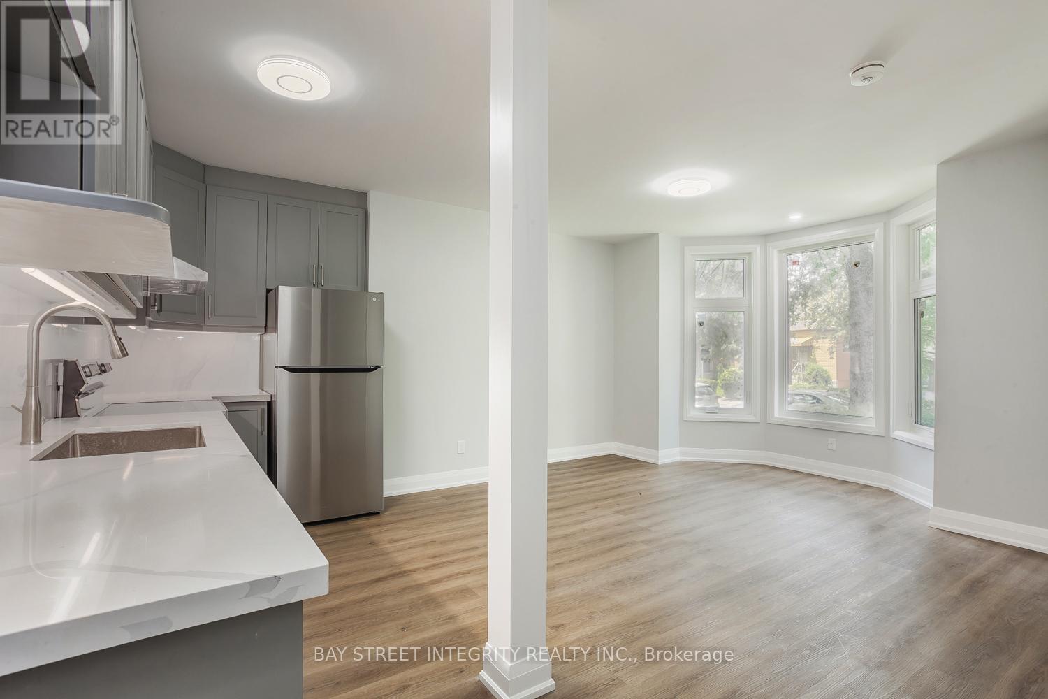 Main Floor - 19 D'arcy Street, Toronto, Ontario M5T 1J8 - Photo 2 - C13654210