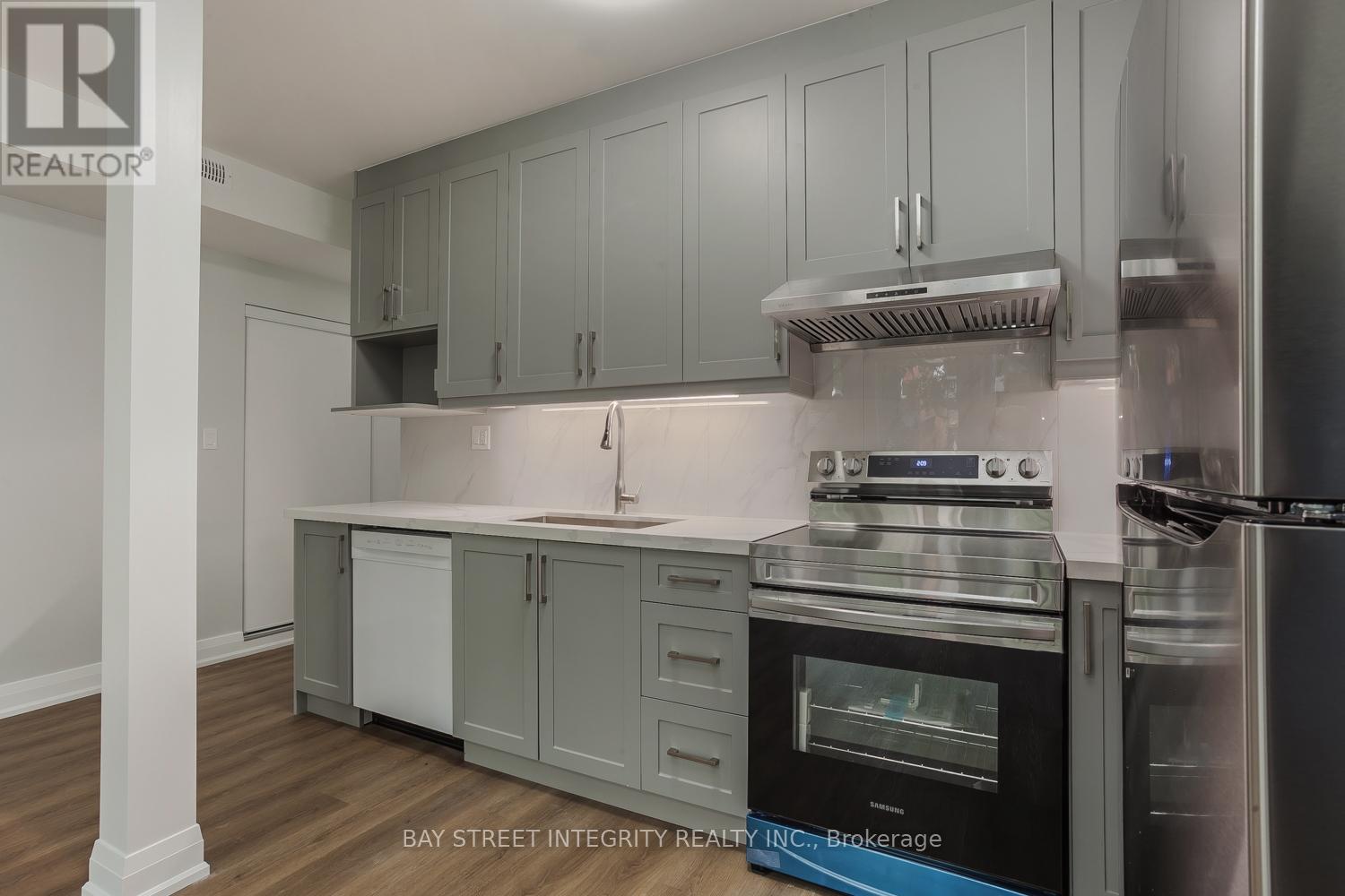 Main Floor - 19 D'arcy Street, Toronto, Ontario M5T 1J8 - Photo 4 - C13654210