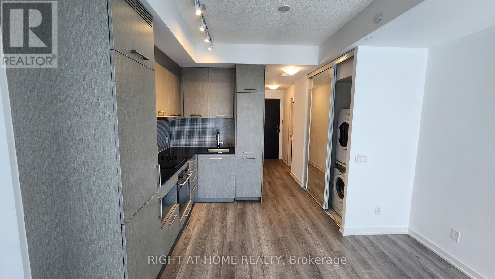 2312 - 87 Peter Street, Toronto, Ontario  M5V 0P1 - Photo 2 - C13654250