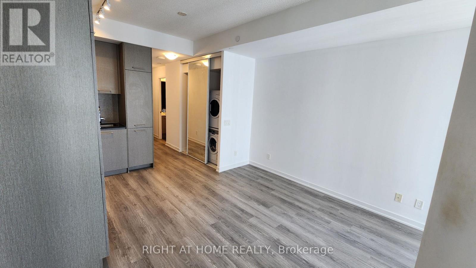 2312 - 87 Peter Street, Toronto, Ontario  M5V 0P1 - Photo 3 - C13654250