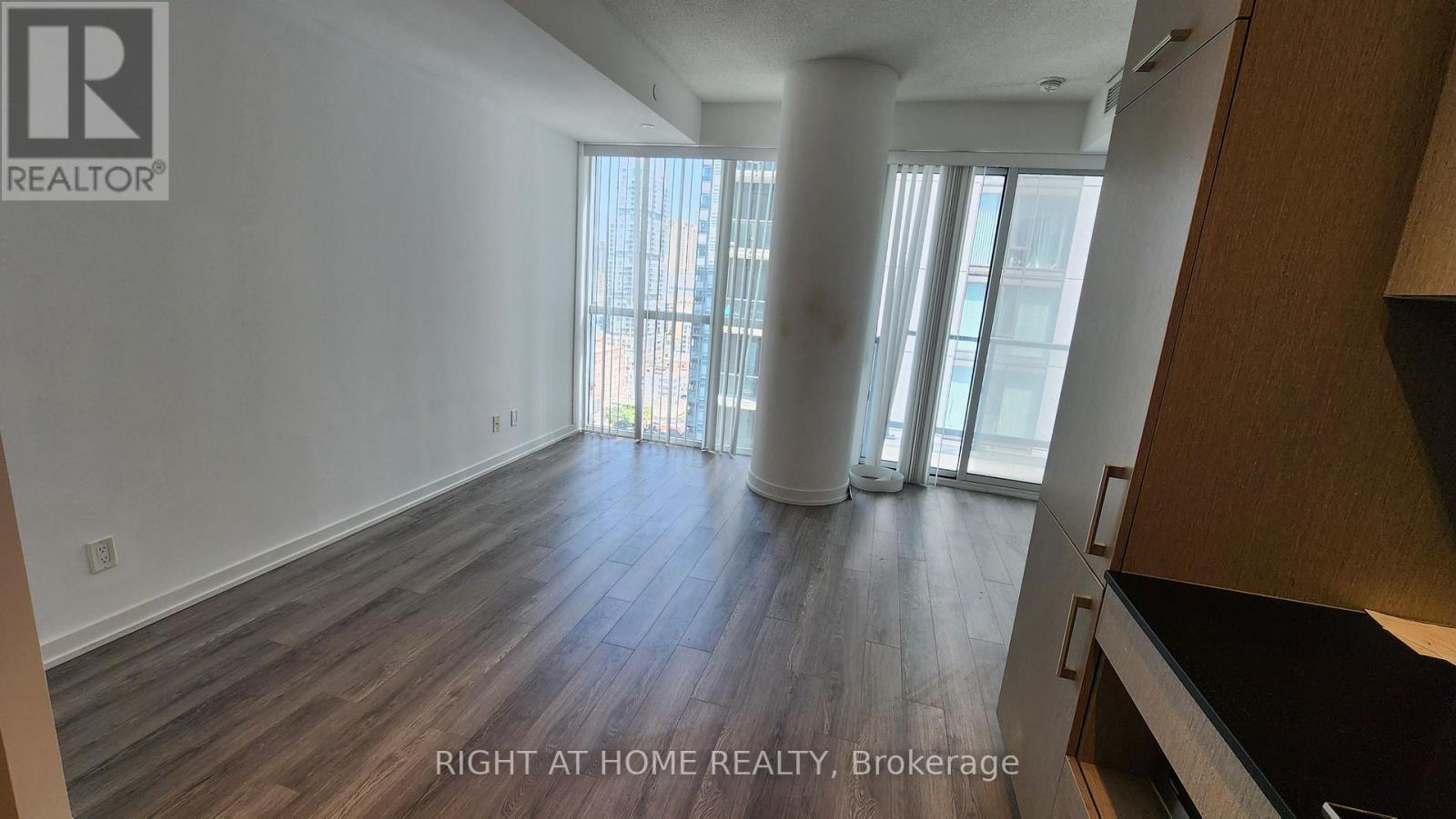 2312 - 87 Peter Street, Toronto, Ontario  M5V 0P1 - Photo 4 - C13654250