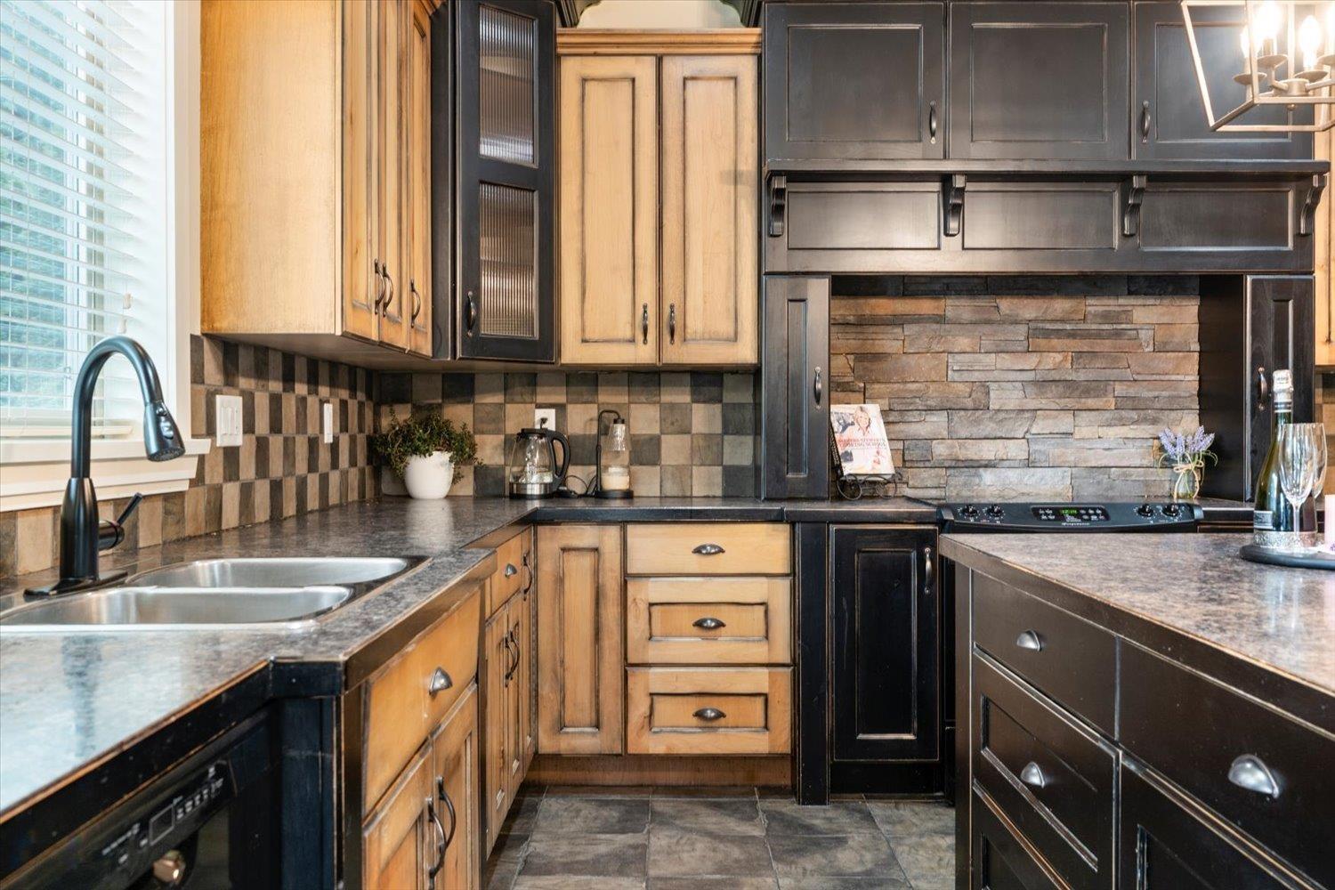 8611 Ashmore Place, Mission, British Columbia  V4S 0A9 - Photo 10 - R3153948