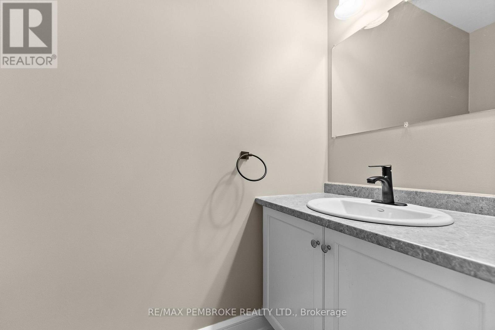 41 Northbrook Road, Petawawa, Ontario  K8H 3N5 - Photo 16 - X13654266