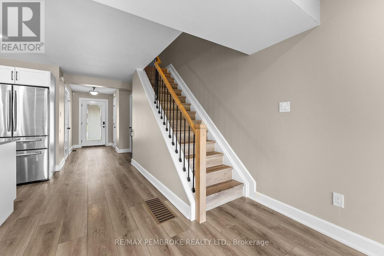 41 Northbrook Road, Petawawa, Ontario  K8H 3N5 - Photo 17 - X13654266