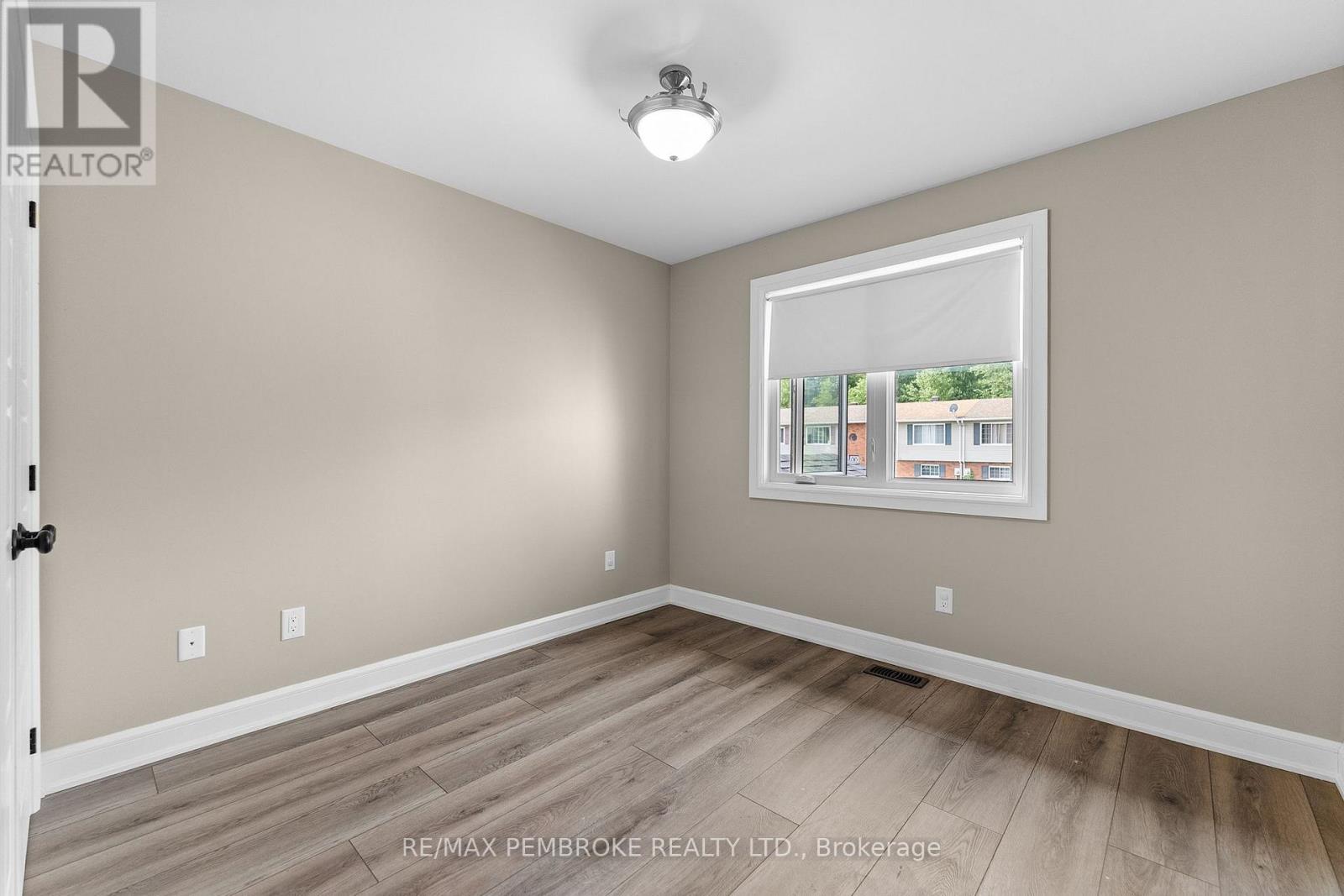 41 Northbrook Road, Petawawa, Ontario  K8H 3N5 - Photo 21 - X13654266