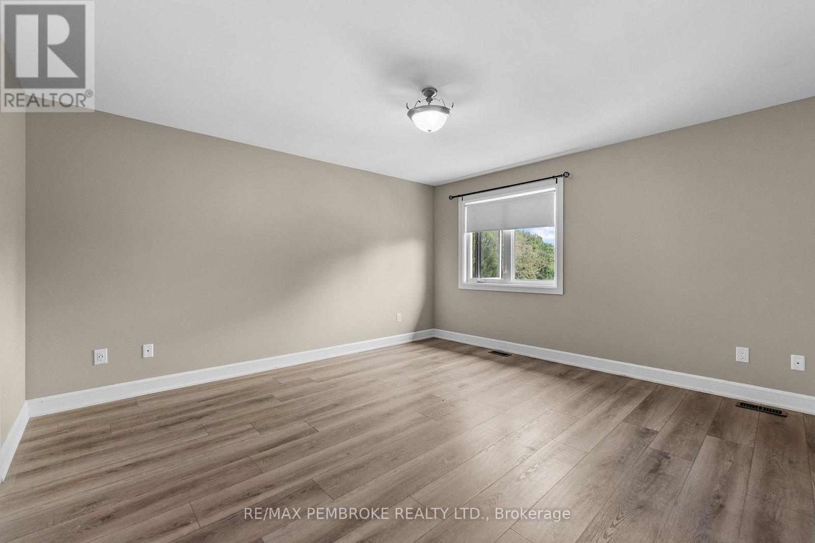41 Northbrook Road, Petawawa, Ontario  K8H 3N5 - Photo 24 - X13654266