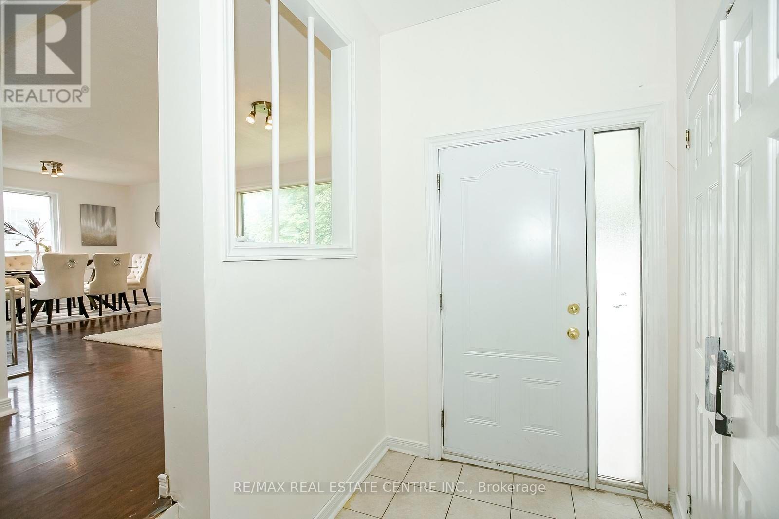 16 Mclaughlin Road N, Brampton, Ontario  L6X 1Y5 - Photo 6 - W13654206
