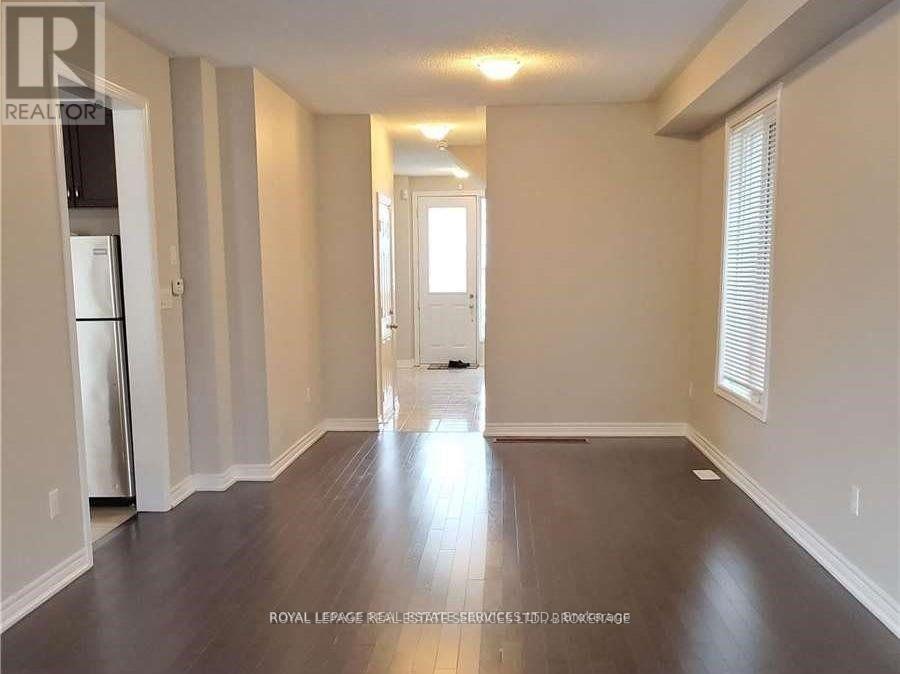 39 Vezna Crescent, Brampton, Ontario  L6X 5K5 - Photo 3 - W13654214