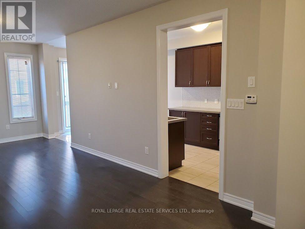 39 Vezna Crescent, Brampton, Ontario  L6X 5K5 - Photo 5 - W13654214