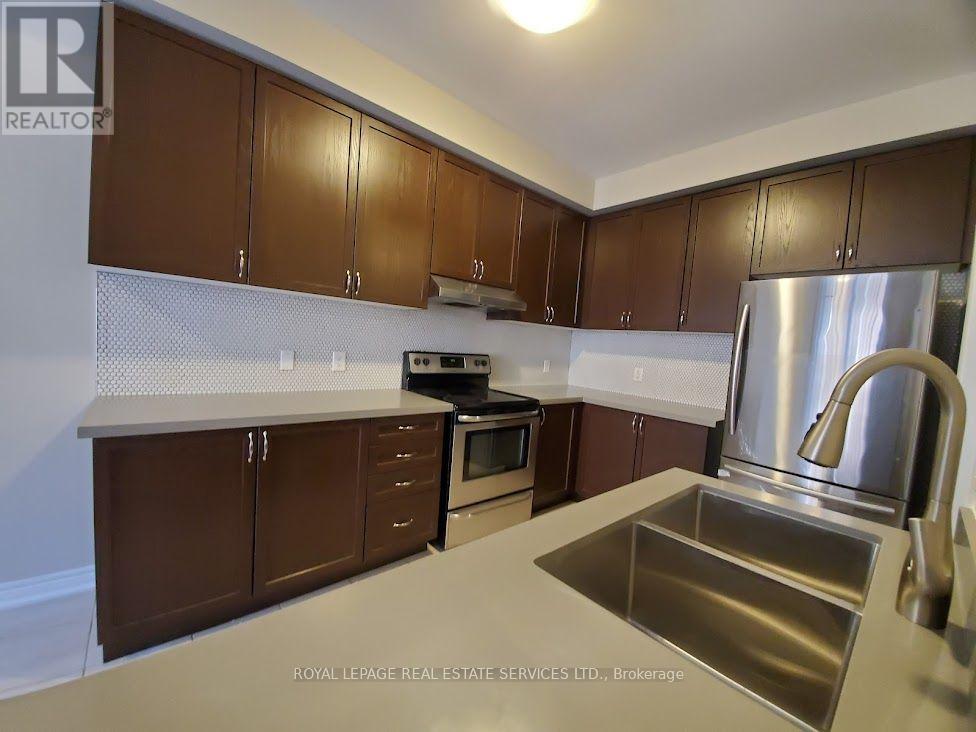 39 Vezna Crescent, Brampton, Ontario  L6X 5K5 - Photo 7 - W13654214