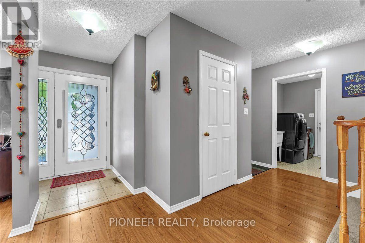 6452 Eastridge Road, Mississauga, Ontario  L5N 4K8 - Photo 6 - W13654228