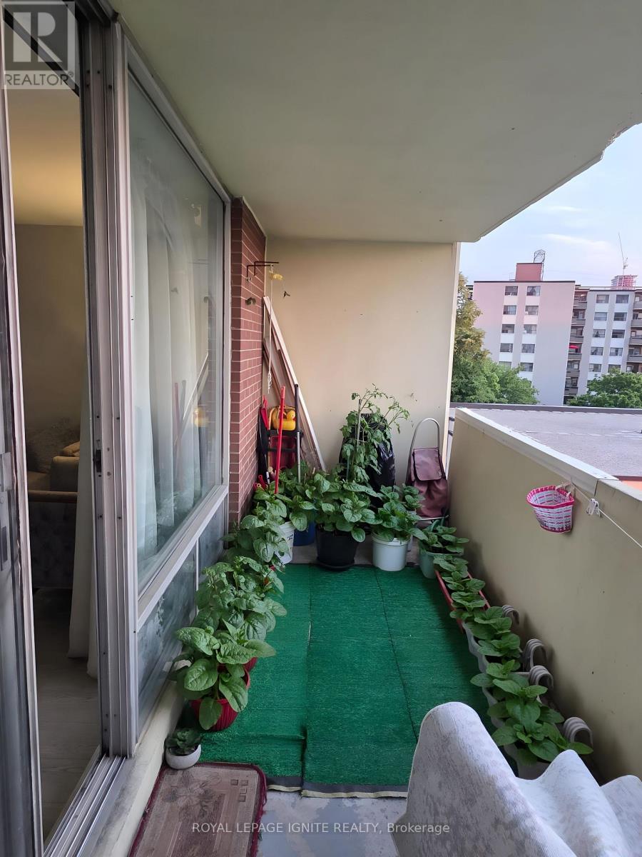 415 - 5 Massey Square, Toronto, Ontario M4C 5L6 - Photo 3 - E13651530