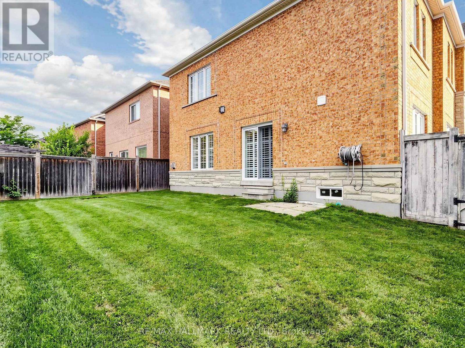 72 Middlecote Drive, Ajax, Ontario  L1T 0J5 - Photo 47 - E13654200