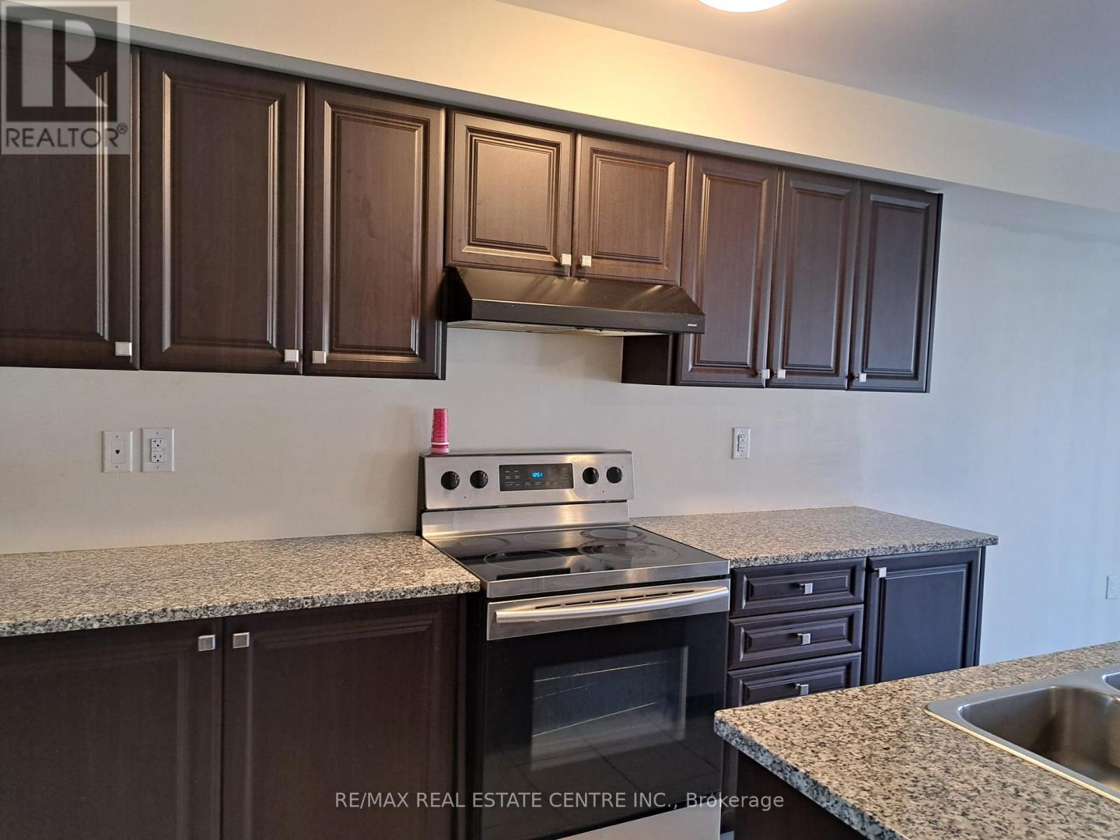 300 Bedrock Road, Hamilton, Ontario  L8J 0M4 - Photo 6 - X13654242