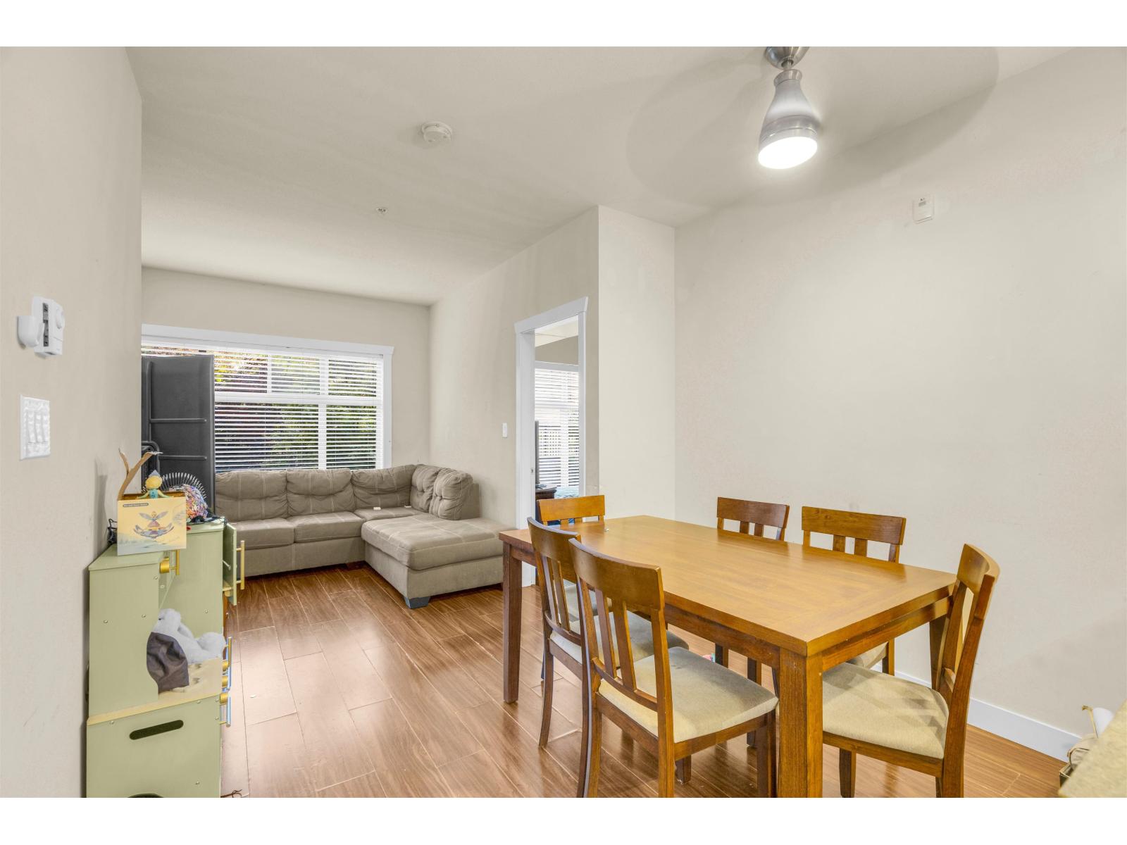 110 13468 King George Boulevard, Surrey, British Columbia  V3T 0H5 - Photo 4 - R3135198