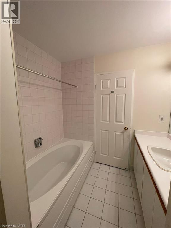 2511 W Lakeshore Road W Unit# 216, Oakville, Ontario  L6L 6L9 - Photo 10 - 40854317