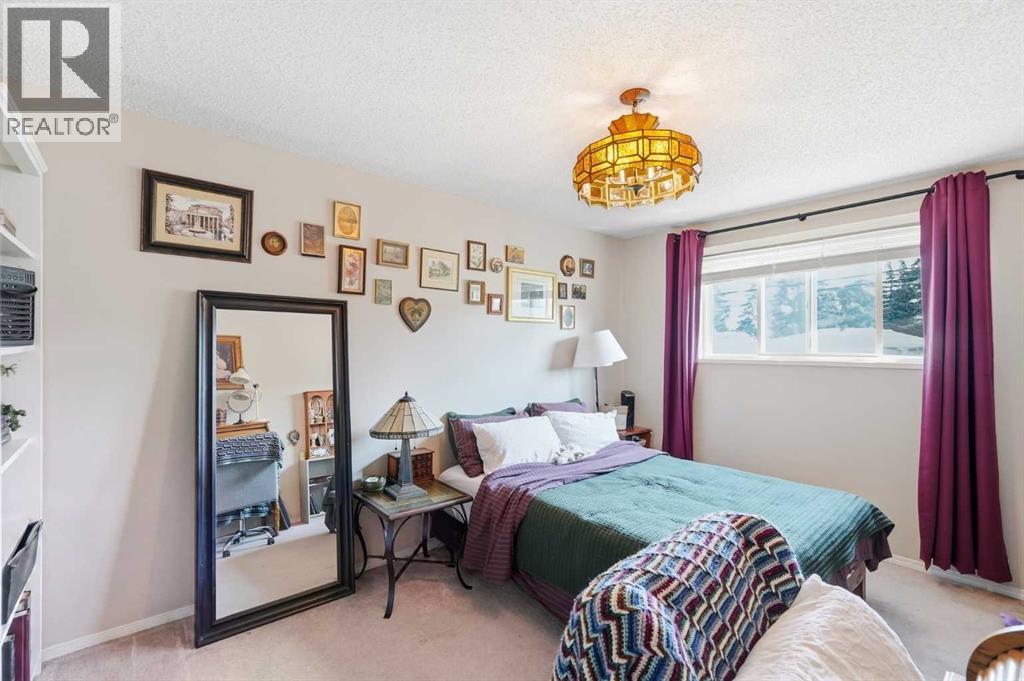 7341 36 Avenue NW, Calgary, Alberta  T3B 1V1 - Photo 9 - A2333288