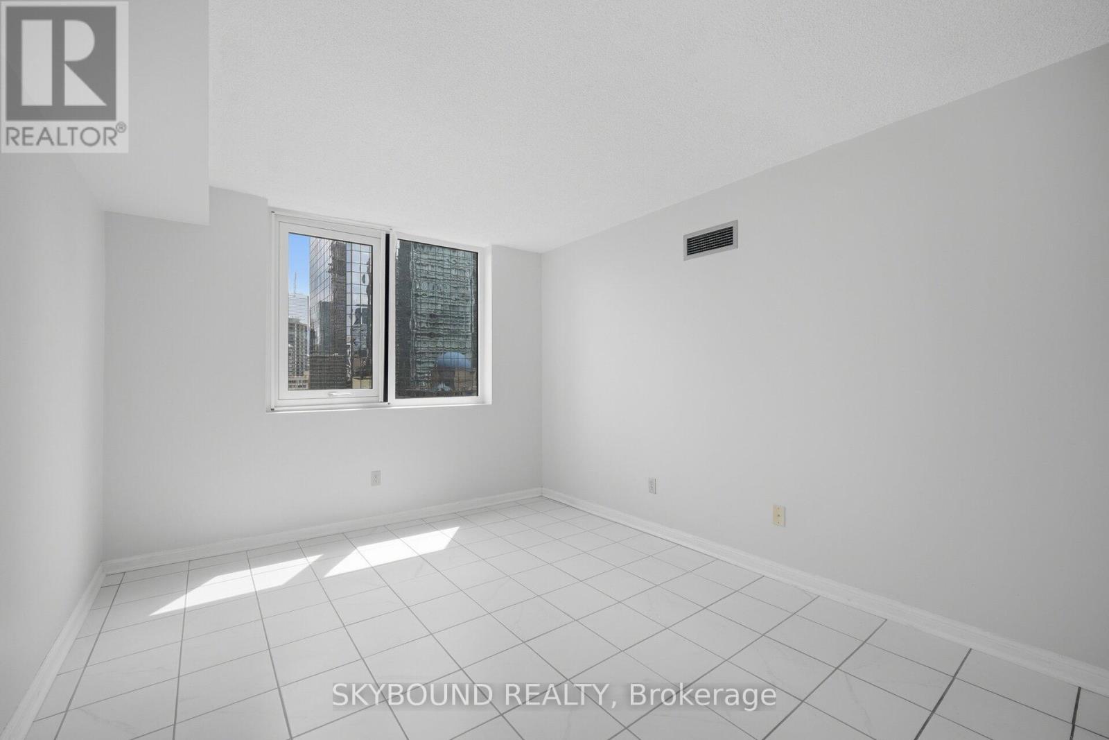 1605 - 25 Grenville Street, Toronto, Ontario  M4Y 2X5 - Photo 29 - C13649466