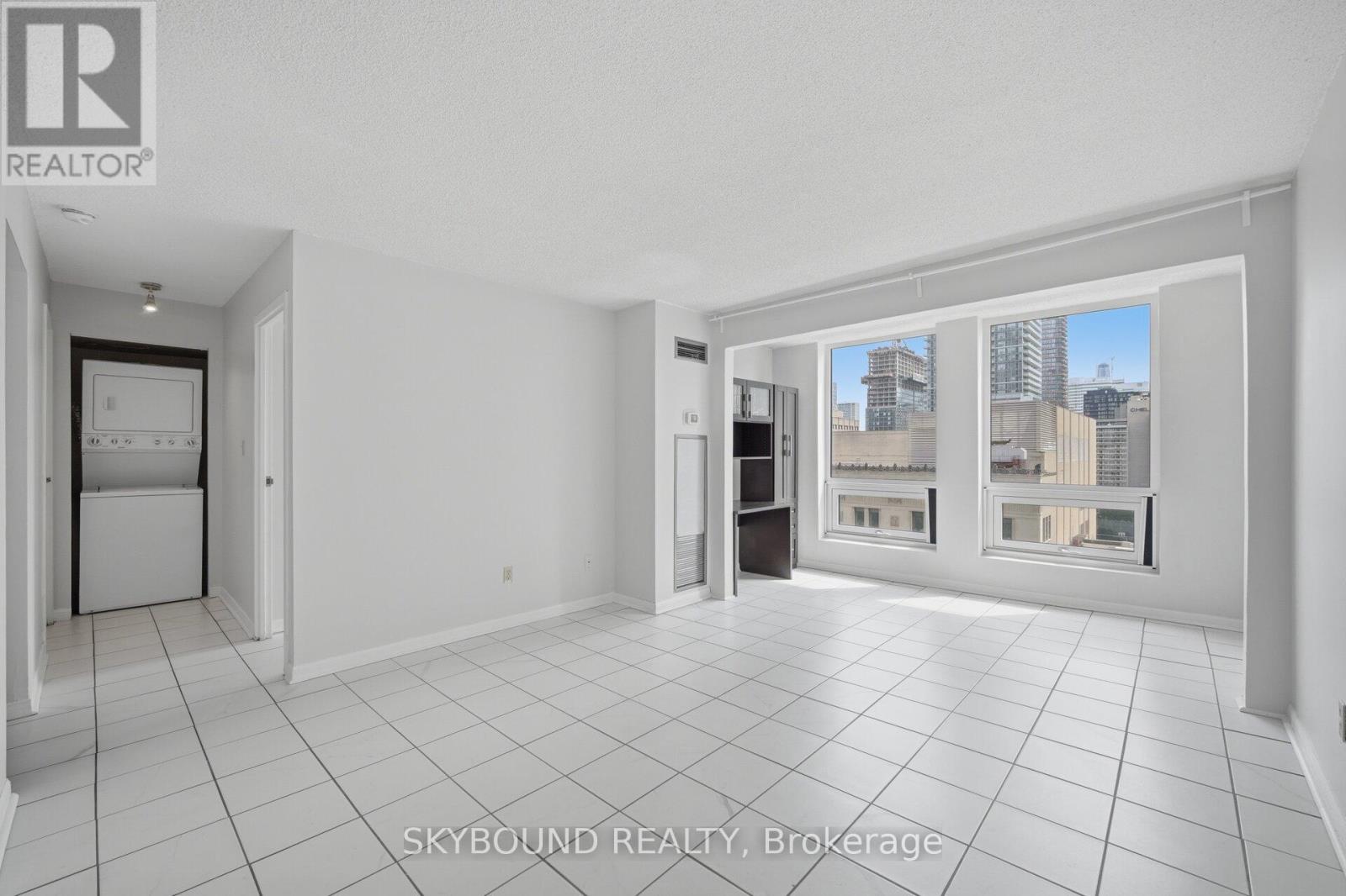 1605 - 25 Grenville Street, Toronto, Ontario  M4Y 2X5 - Photo 9 - C13649466