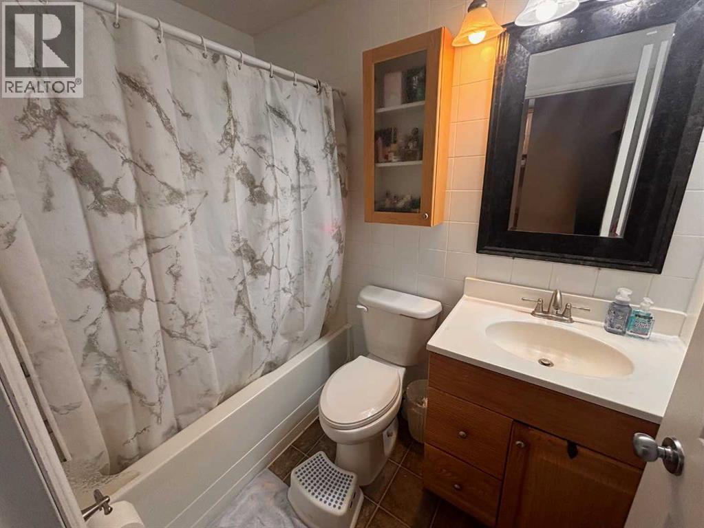 2, 222 Mayor Magrath Drive N, Lethbridge, Alberta  T1H 3P8 - Photo 8 - A2333813
