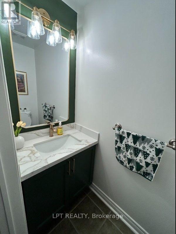 6 - 125 Hall Street, Richmond Hill, Ontario  L4C 4N9 - Photo 3 - N13606328