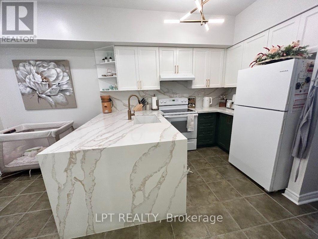 6 - 125 Hall Street, Richmond Hill, Ontario  L4C 4N9 - Photo 2 - N13606328