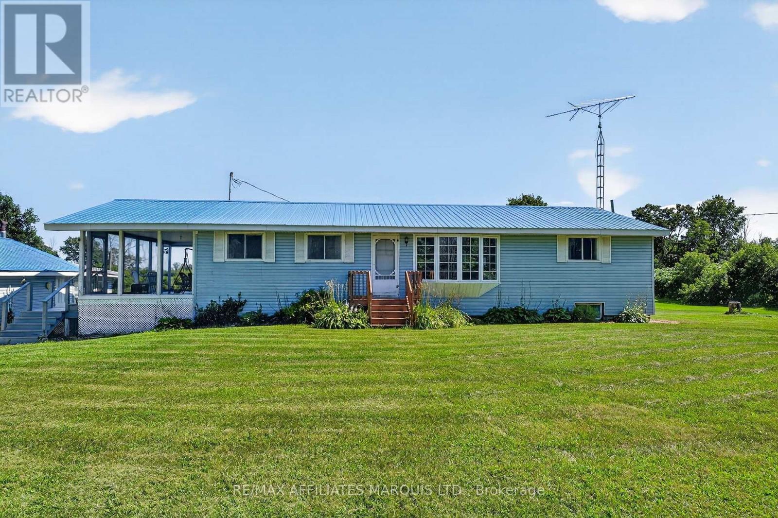 19450 Gore Road, South Glengarry, Ontario K0C 2E0 - Photo 3 - X13654324