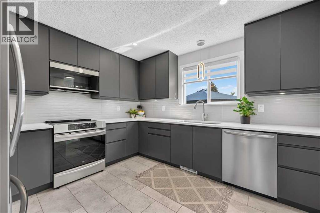 39 Midridge Gardens SE, Calgary, Alberta  T2X 1C4 - Photo 10 - A2333974