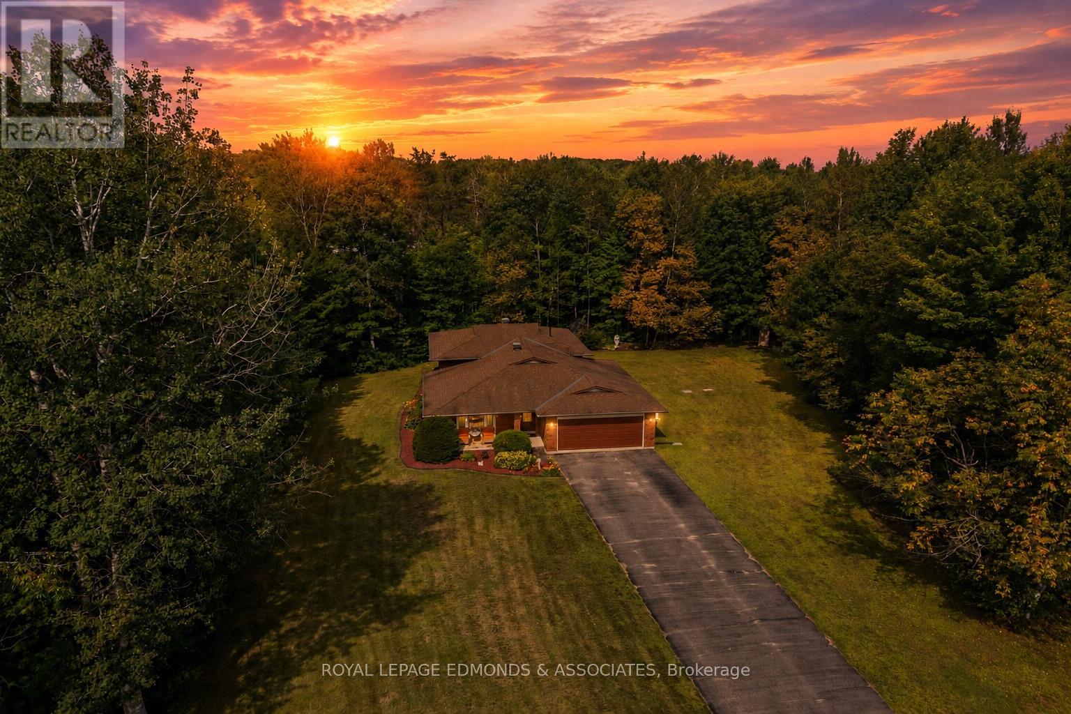 20 Mueller Crescent, Petawawa, Ontario K8H 3E9 - Photo 2 - X13654320