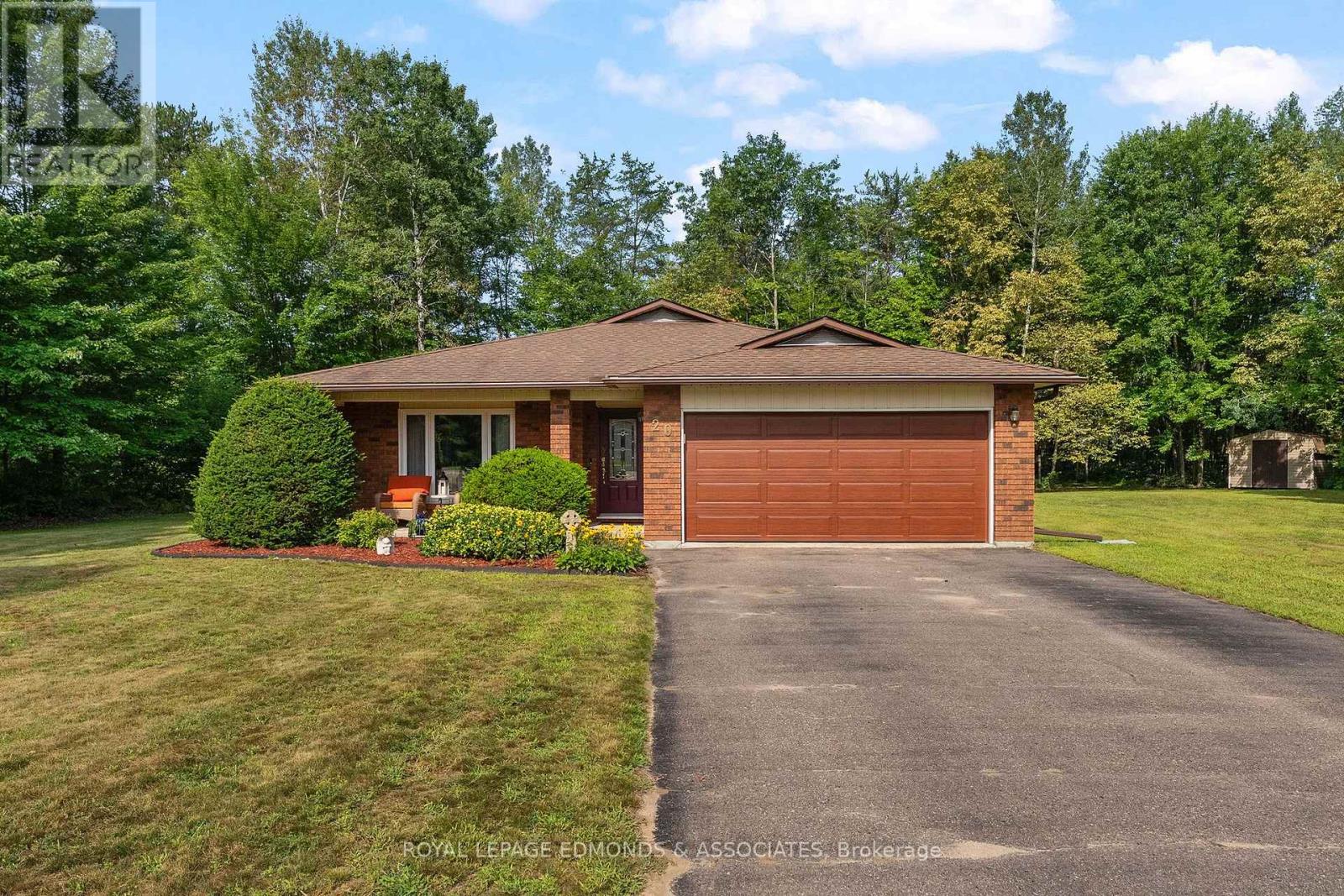 20 Mueller Crescent, Petawawa, Ontario K8H 3E9 - Photo 3 - X13654320