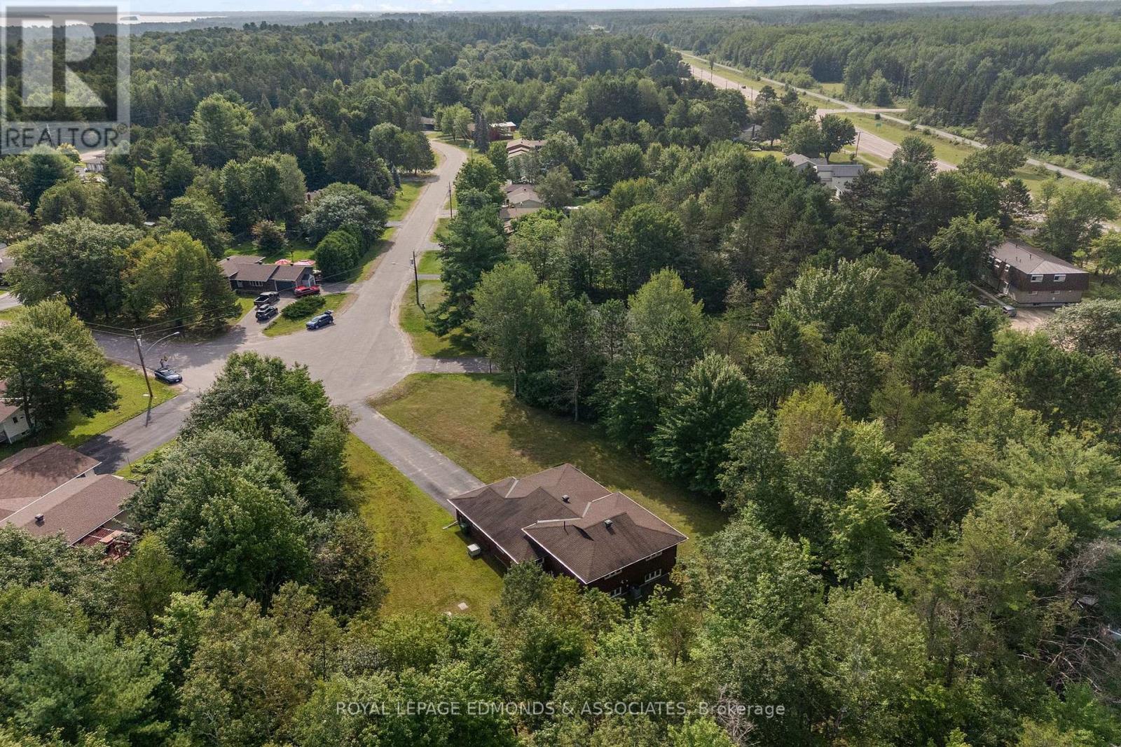 20 Mueller Crescent, Petawawa, Ontario K8H 3E9 - Photo 4 - X13654320
