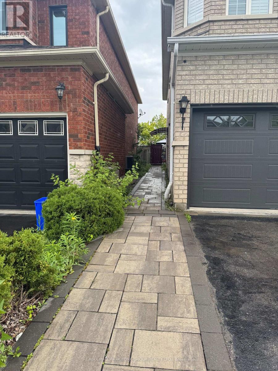 Basement - 33 Deerwood Crescent, Richmond Hill, Ontario  L4E 3V4 - Photo 2 - N13654294