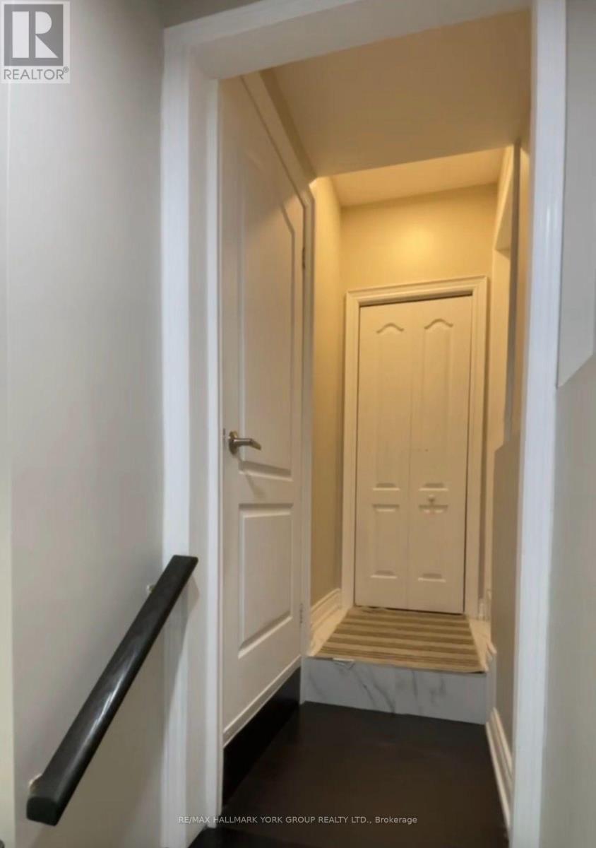 Basement - 33 Deerwood Crescent, Richmond Hill, Ontario  L4E 3V4 - Photo 4 - N13654294