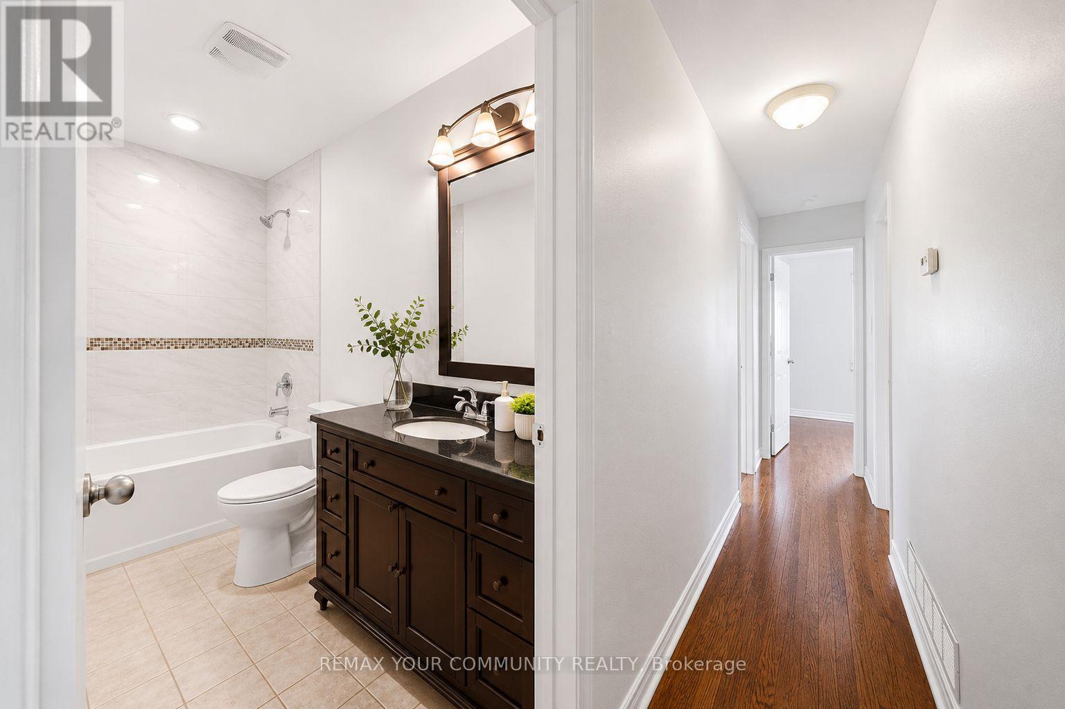 Upper - 376 Agar Avenue, Bradford West Gwillimbury (Bradford), Ontario  L3Z 1H5 - Photo 10 - N13654306
